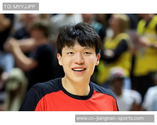 杨瀚森超远三分球惊艳全场成功登上微博热搜榜第九位