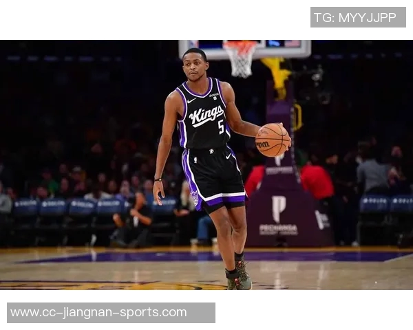 福克斯称赞开拓者防守战术成功迫使球队后卫频频出手