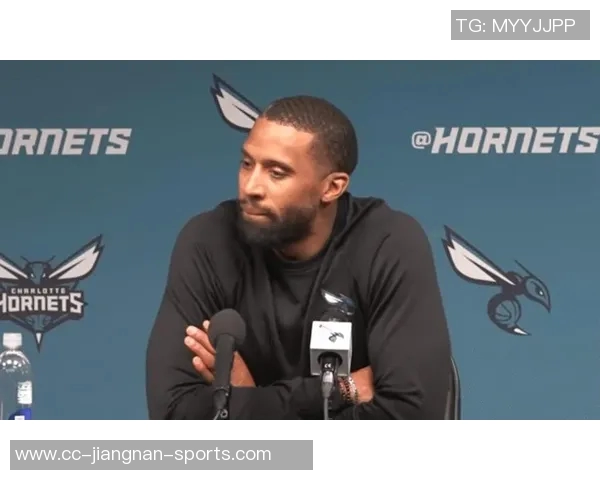 黄蜂主帅称赞三球防守表现认为其拼劲能激励全队士气 黄蜂主帅称赞三球防守表现认为其拼劲能激励全队士气